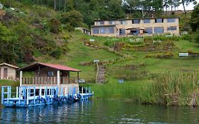 Hotel Refugio Pozo Azul